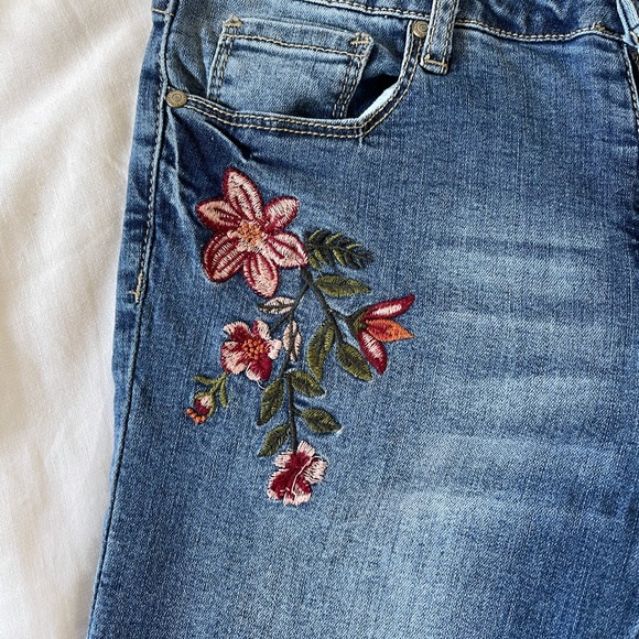 Embroidered jeans - Picture 3 of 5